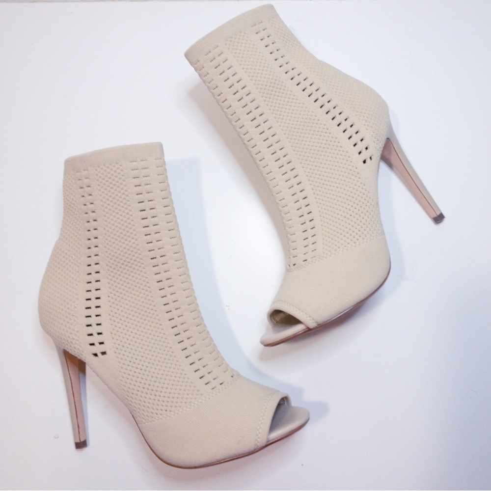 Steve Madden Candid Peep-Toe Knit Ankle Booties in Cream Nude Size 8.5 nwot - Picture 9 of 17